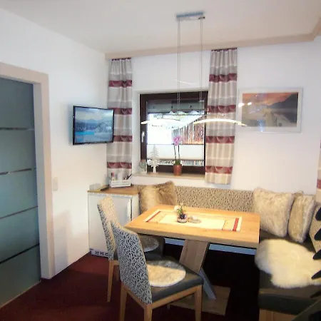 Fruehstuecks- Sonnblickhof Casa de hóspedes 3*