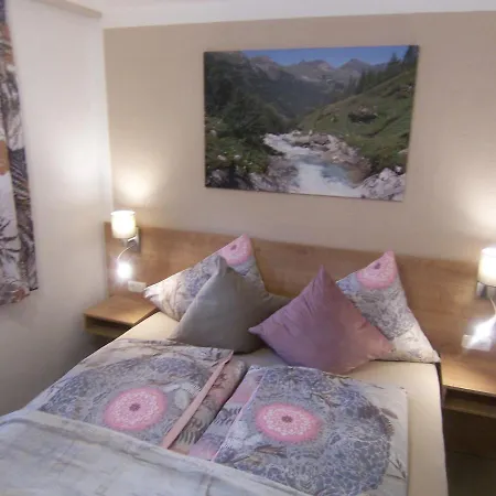 Fruehstuecks- Sonnblickhof Guest house Rauris
